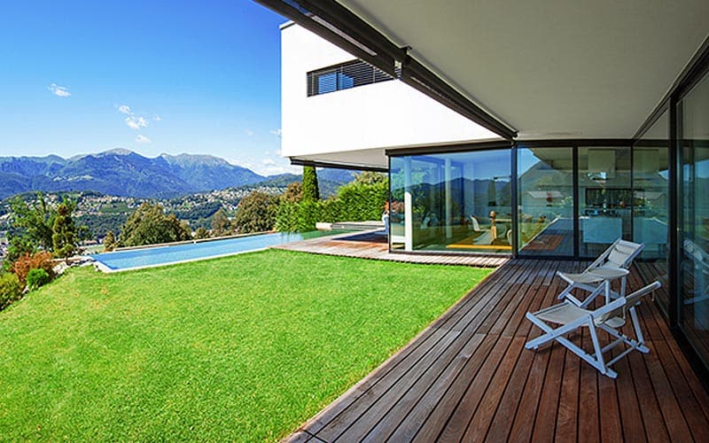 Kunstrasen - Idealer Untergrund f�r Pool oder Schwimmbad?